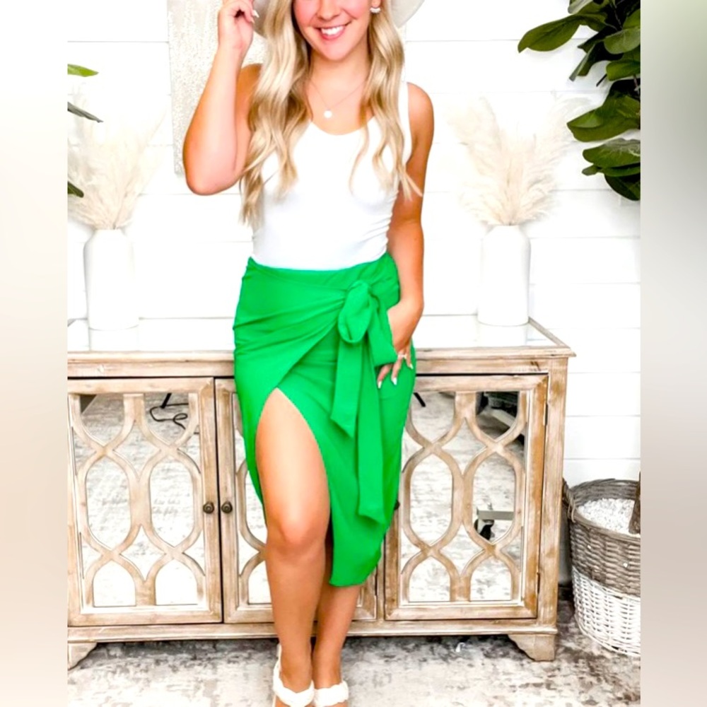 Stylive Green Wrap Midi Skirt Cover up Women’s Medium NWOT